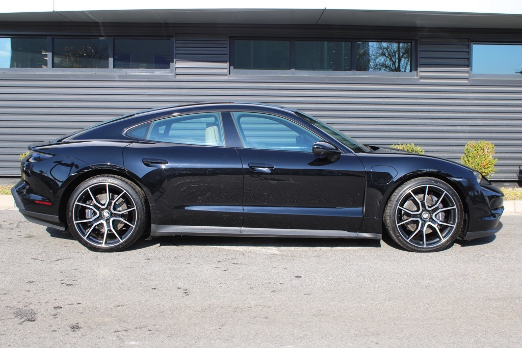 2024 Porsche Taycan S photo 8