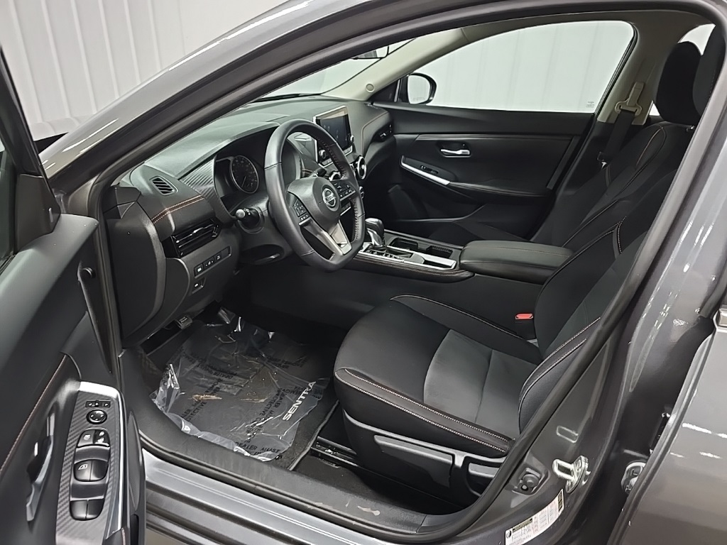 2021 Nissan Sentra SR photo 26