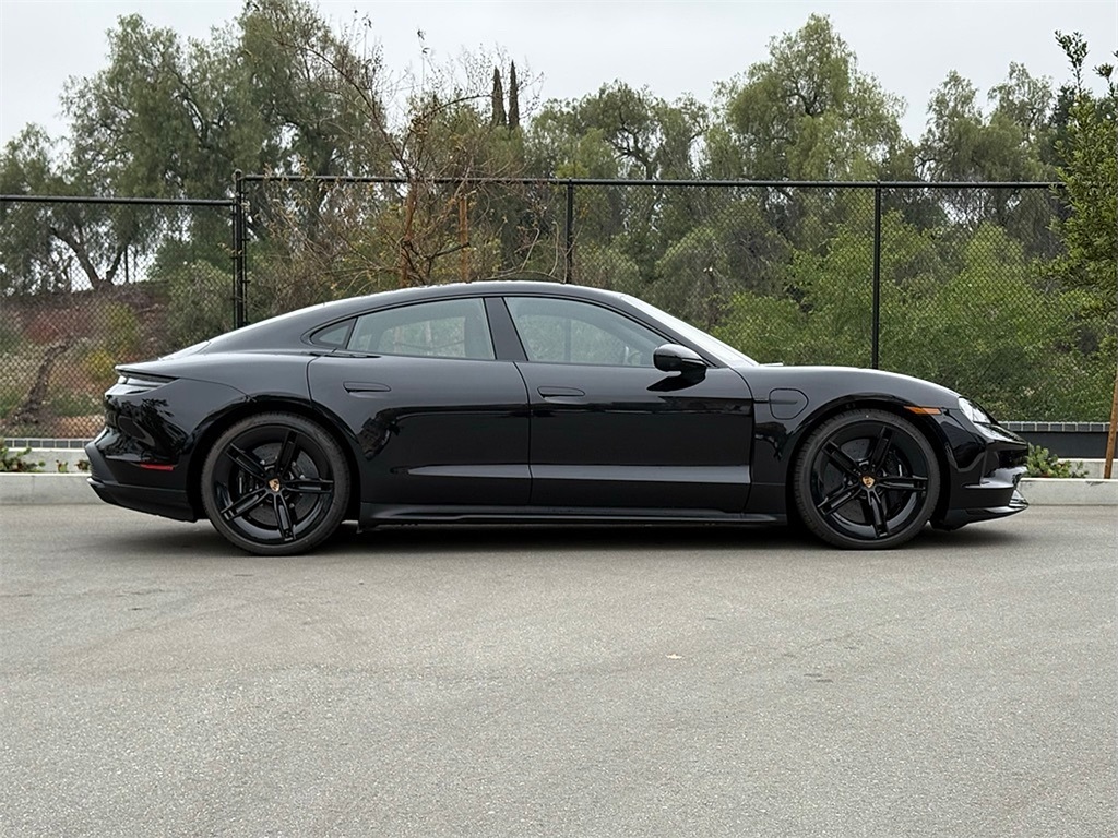 2025 Porsche Taycan 4S photo 6