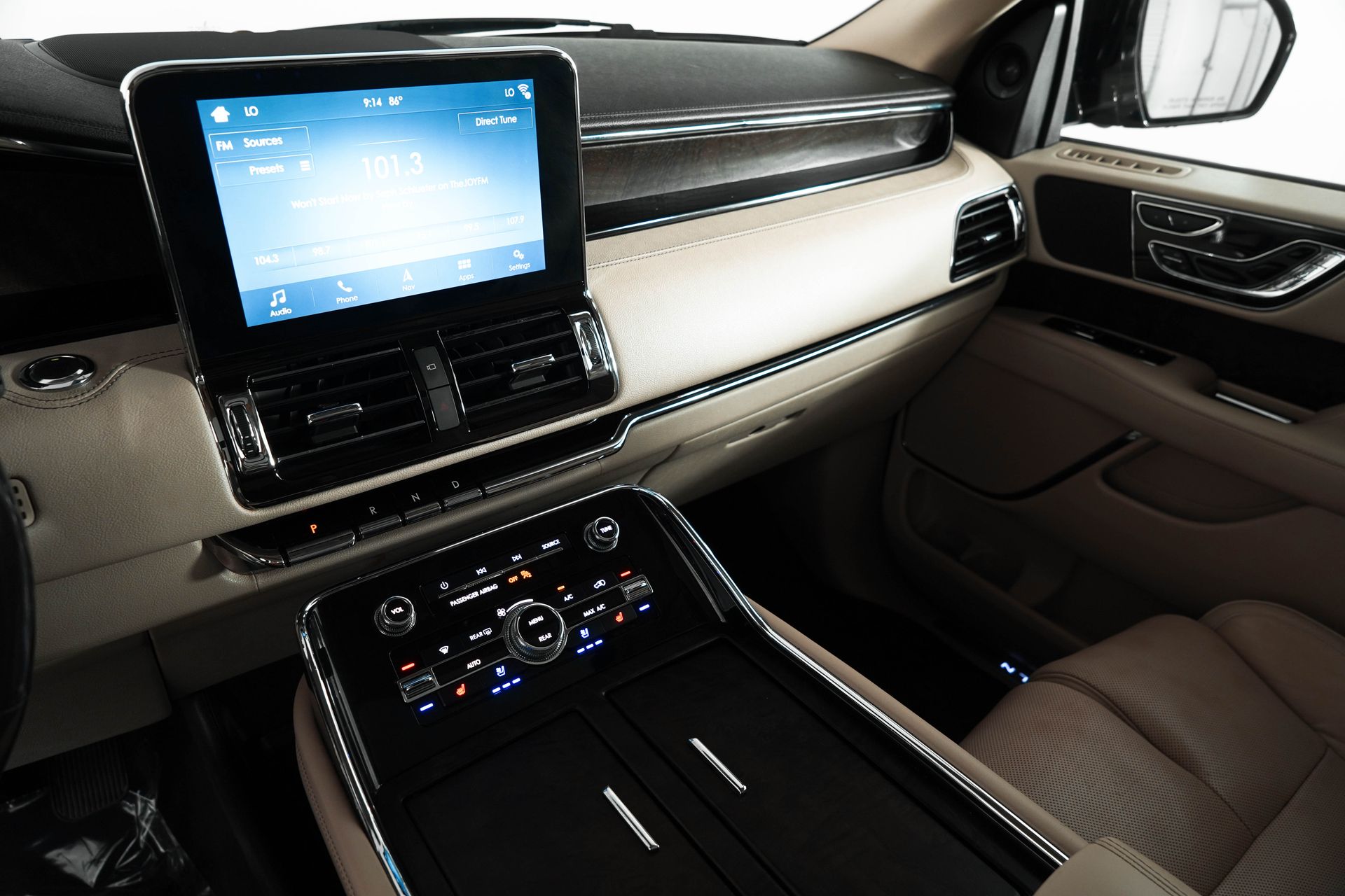 2018 Lincoln Navigator L Reserve photo 32