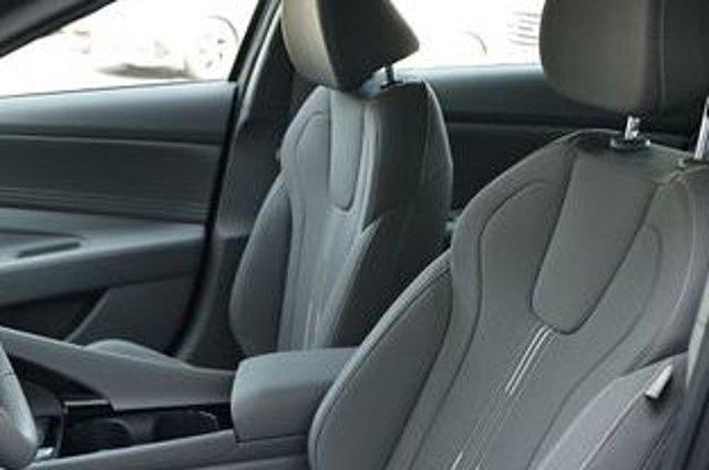 2025 Hyundai Elantra Hybrid SEL Sport photo 7