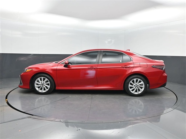 2023 Toyota Camry LE photo 2
