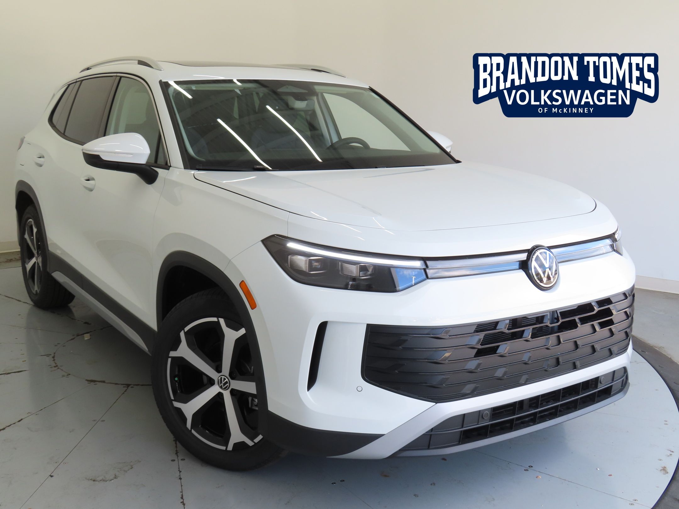 2026 Volkswagen Tiguan SE's photo