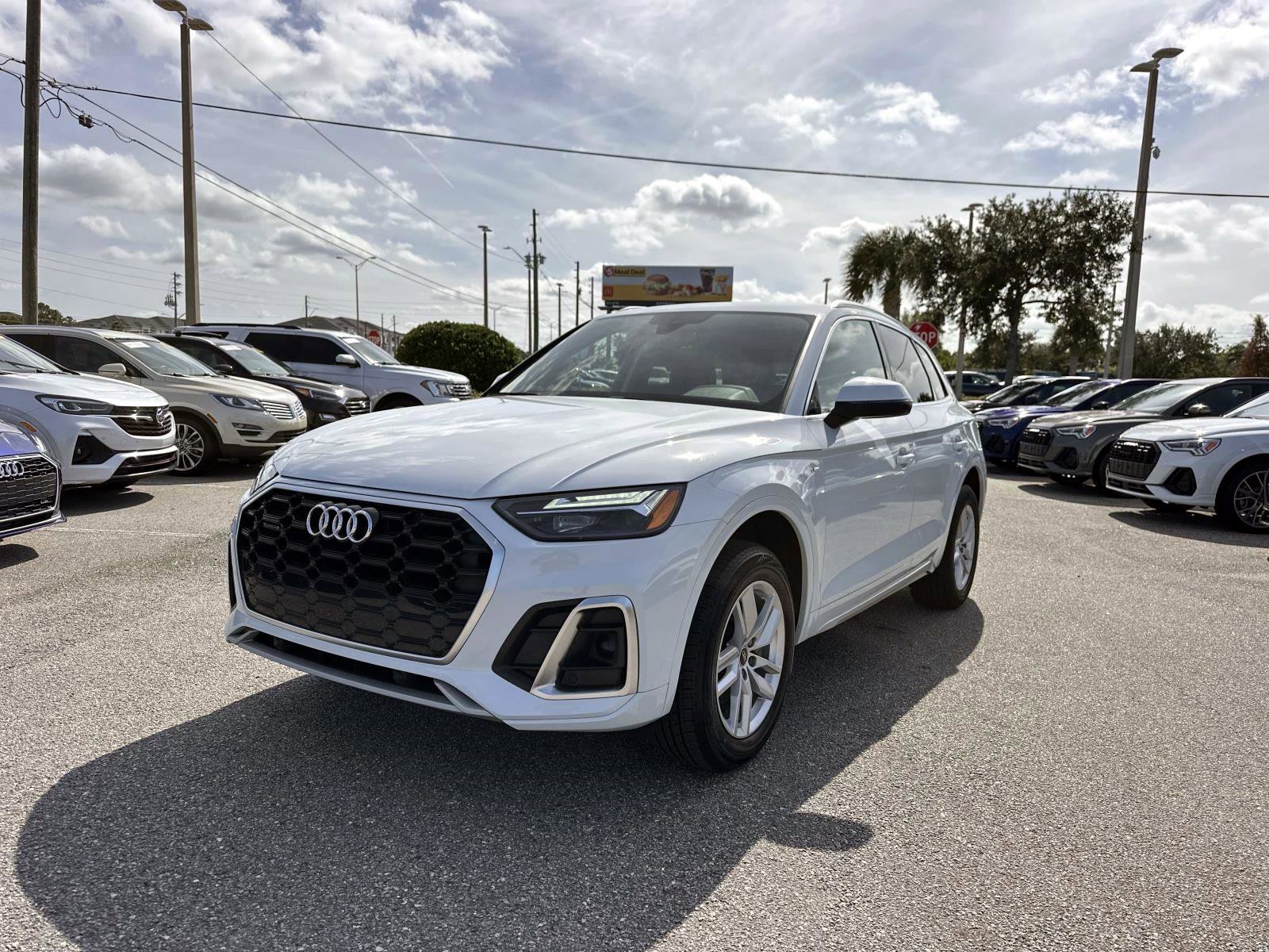 2023 Audi Q5 S line Premium 45 TFSI photo 2