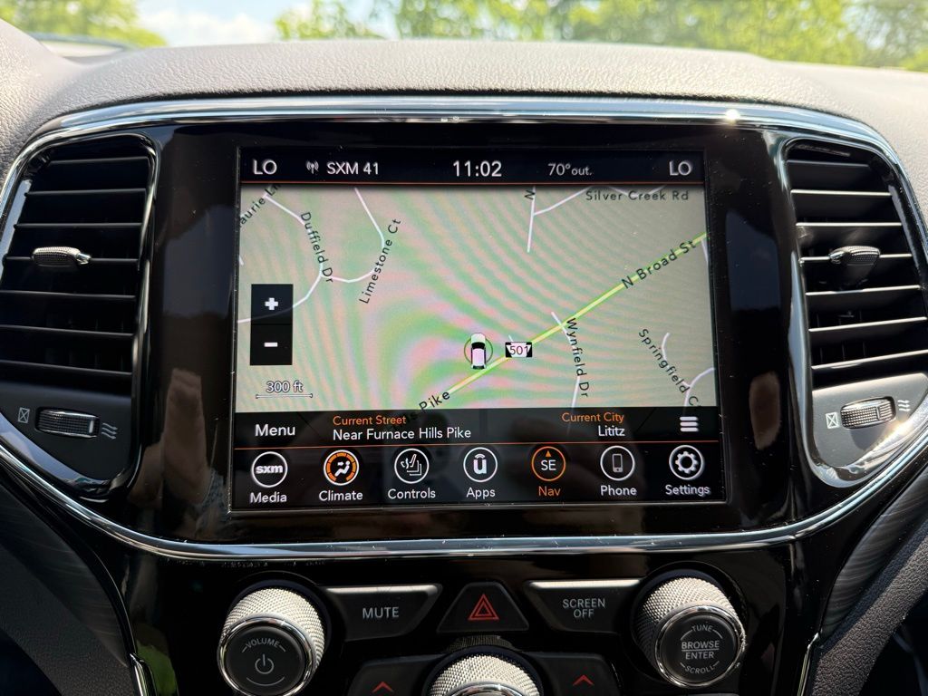 Used 2022 Red Jeep Laredo X image 21