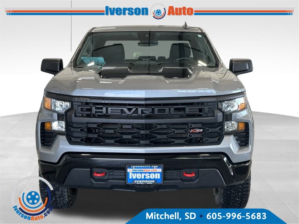 2023 Chevrolet Silverado 1500 Custom Trail Boss photo 2