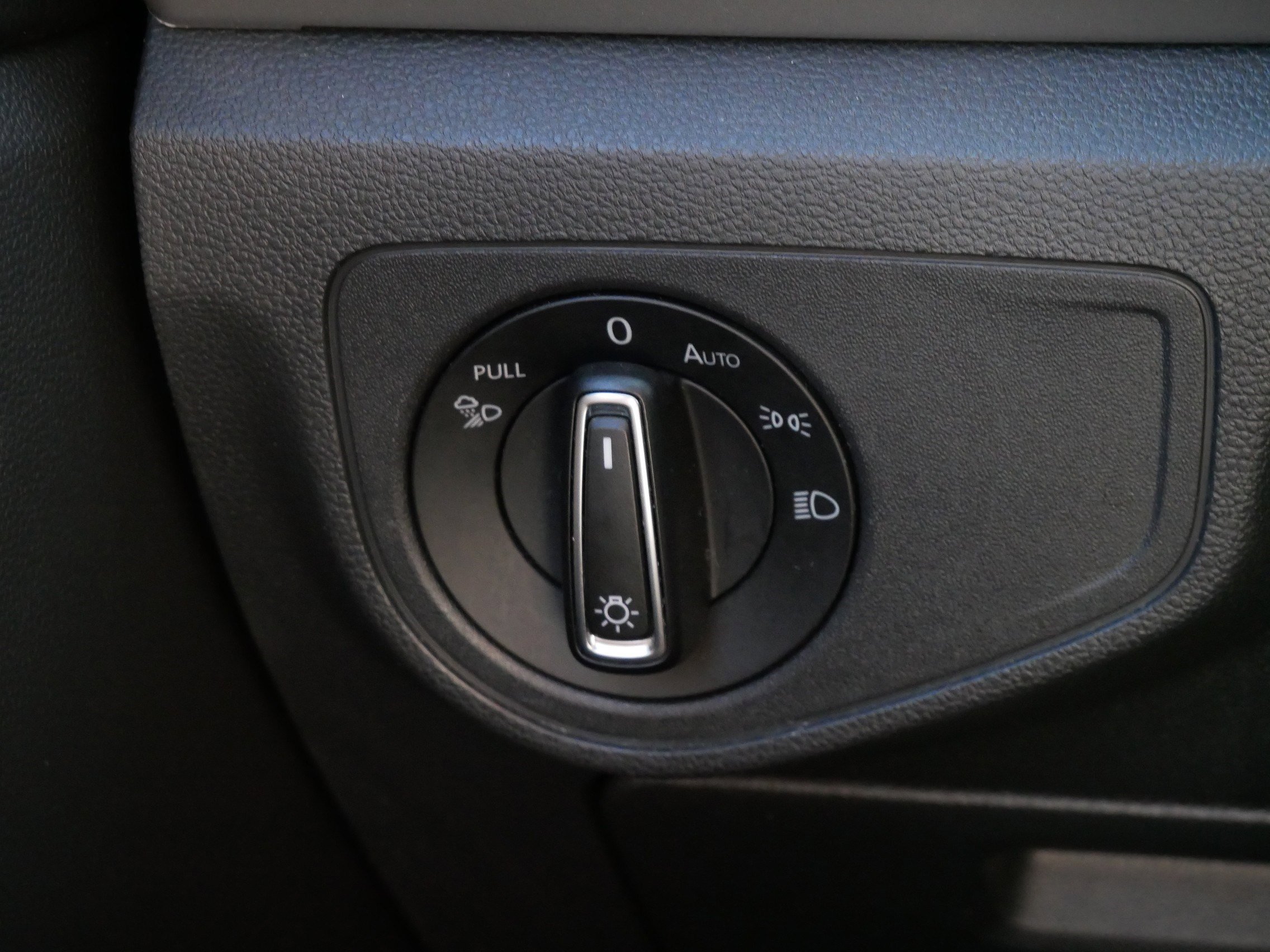 2022 Volkswagen Atlas Cross Sport SE Technology photo 24