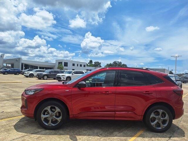 2024 Ford Escape ST-Line photo 2