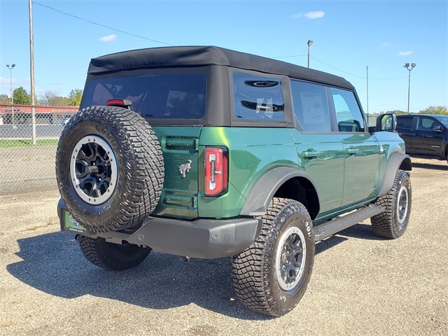 2024 Ford Bronco Outer Banks photo 4