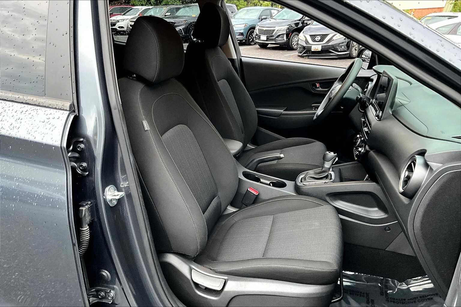 2023 Hyundai Kona SEL photo 8