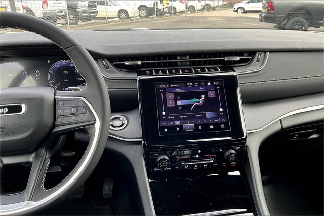 2025 Jeep Grand Cherokee Laredo X photo 7