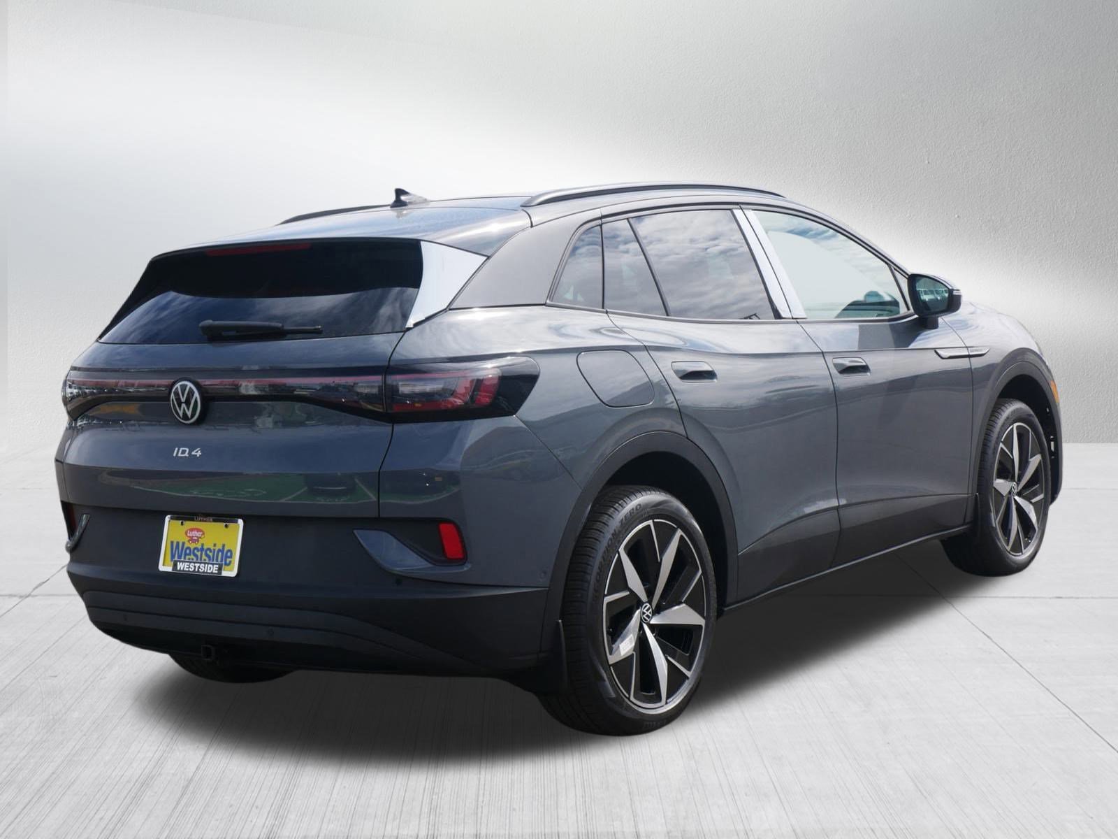 2025 Volkswagen ID.4 Pro S photo 3