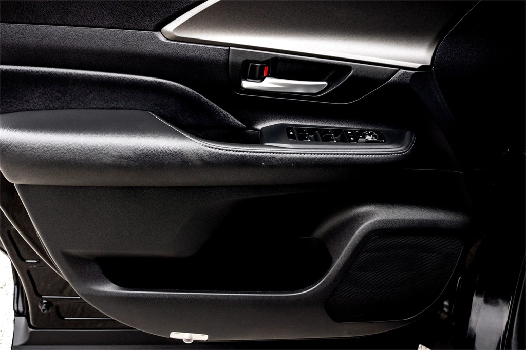 2024 Toyota Grand Highlander XLE photo 10