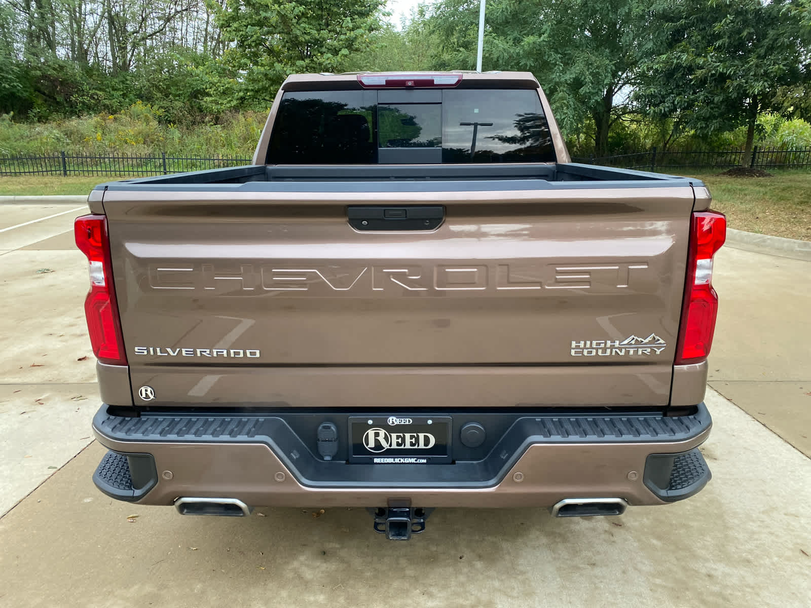 2019 Chevrolet Silverado 1500 High Country photo 3