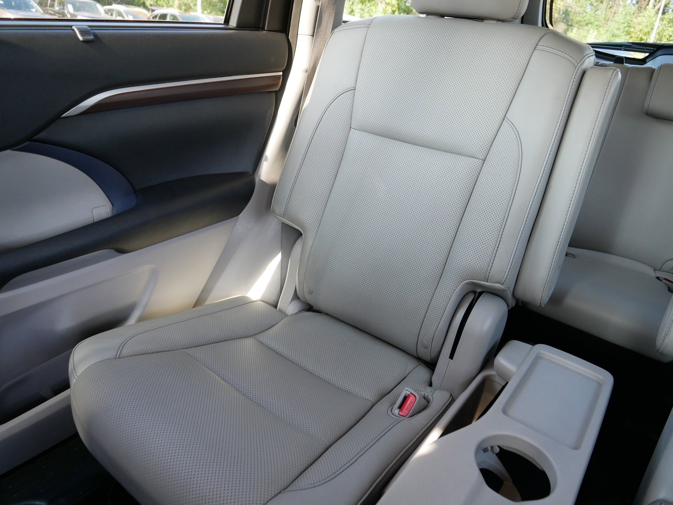 2015 Toyota Highlander Hybrid Limited photo 12