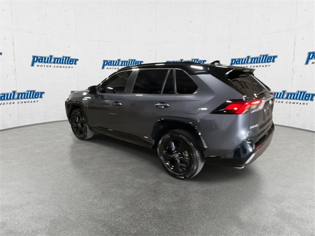 2019 Toyota RAV4 Hybrid XSE photo 9