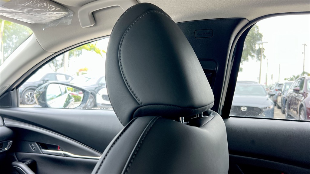 2025 Mazda CX-30 2.5 S Preferred photo 16