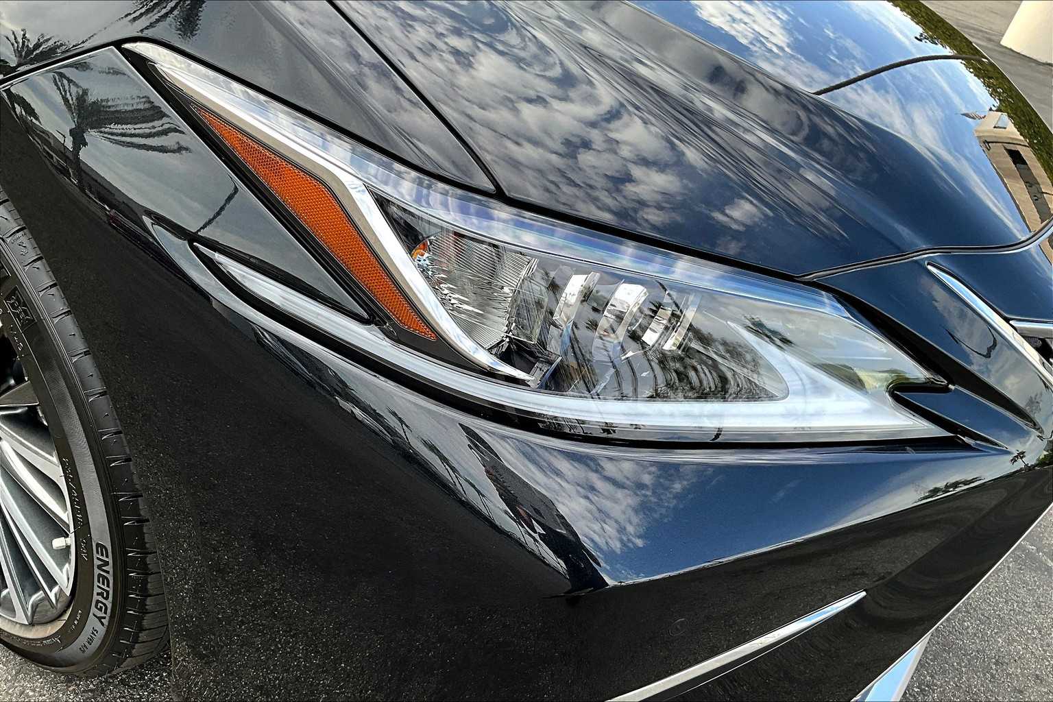 2025 Lexus ES 350 photo 19