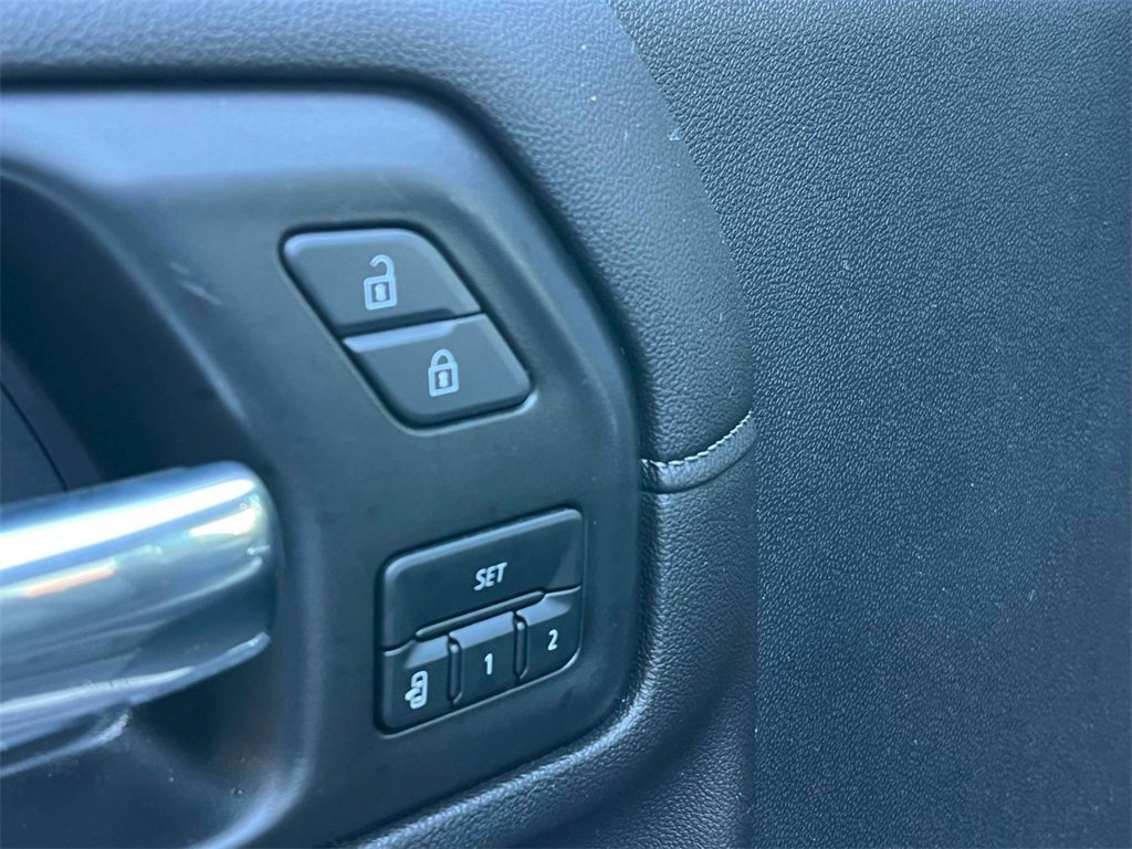 2022 Chevrolet Silverado 2500HD High Country photo 24