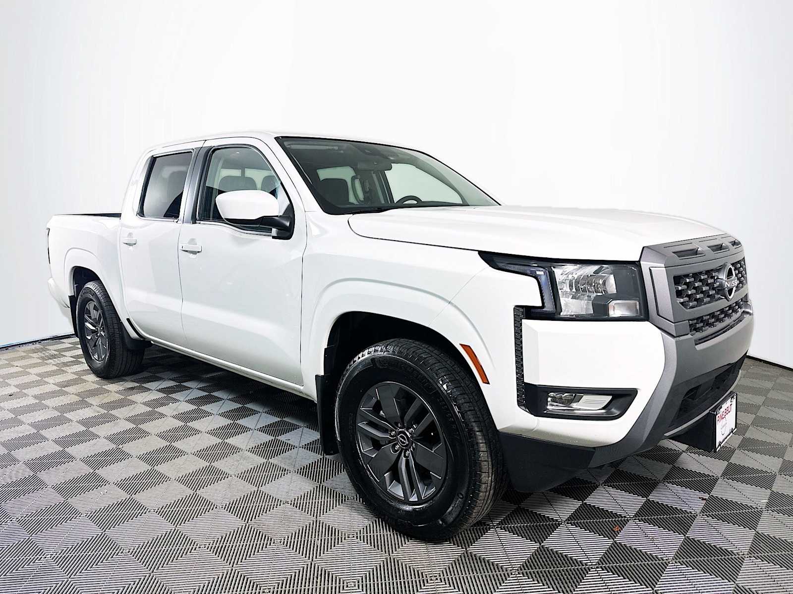 2025 Nissan Frontier SV photo 3