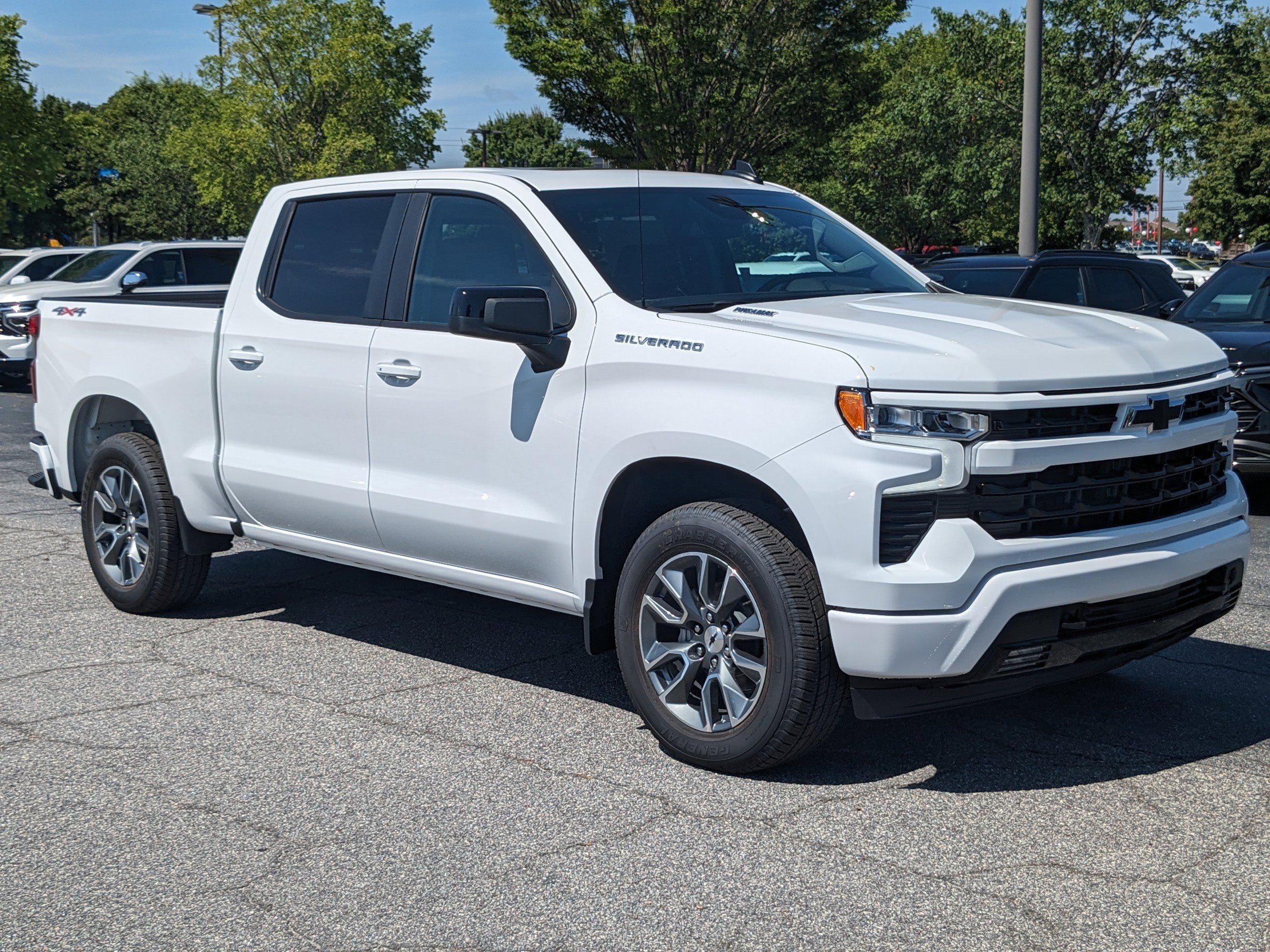 2025 Chevrolet Silverado 1500 RST photo 2