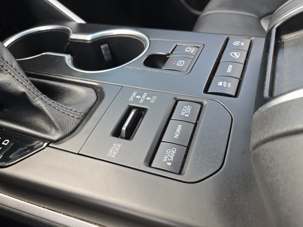 2021 Toyota Highlander XLE photo 21