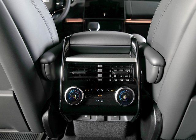 2025 Land Rover Range Rover Sport SE photo 10