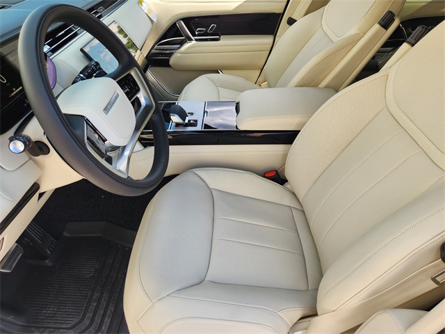 2025 Land Rover Range Rover SE photo 8