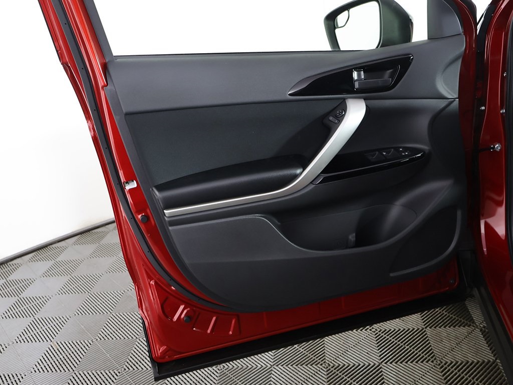 2025 Mitsubishi Eclipse Cross LE photo 28