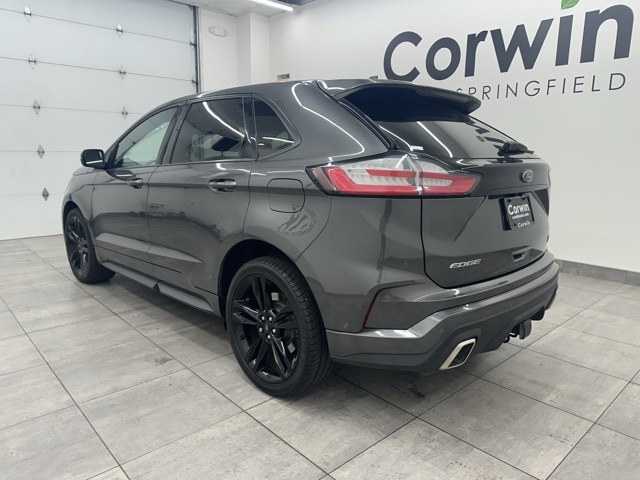 2020 Ford Edge ST photo 2