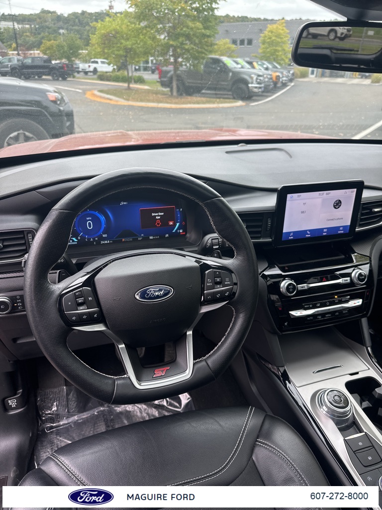 2022 Ford Explorer ST photo 11