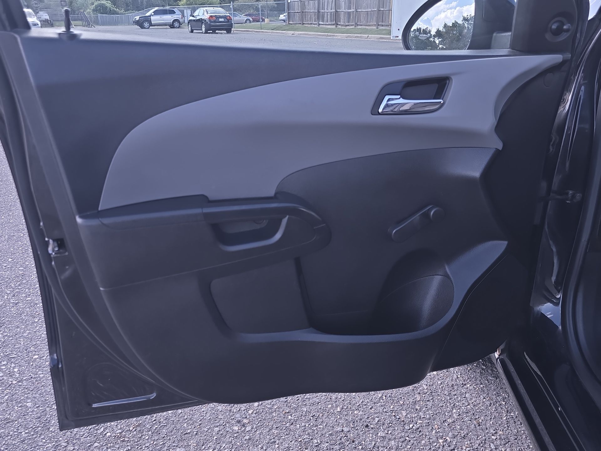2013 Chevrolet Sonic LS photo 17