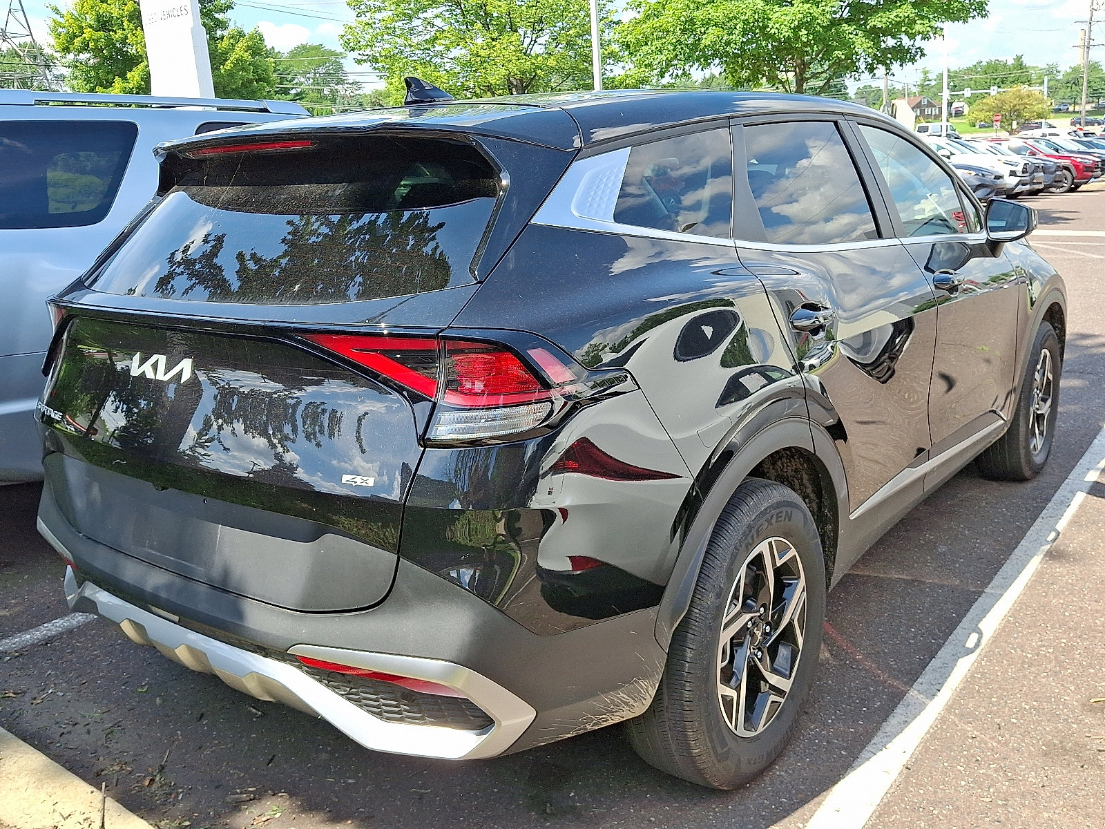 2024 Kia Sportage LX photo 2