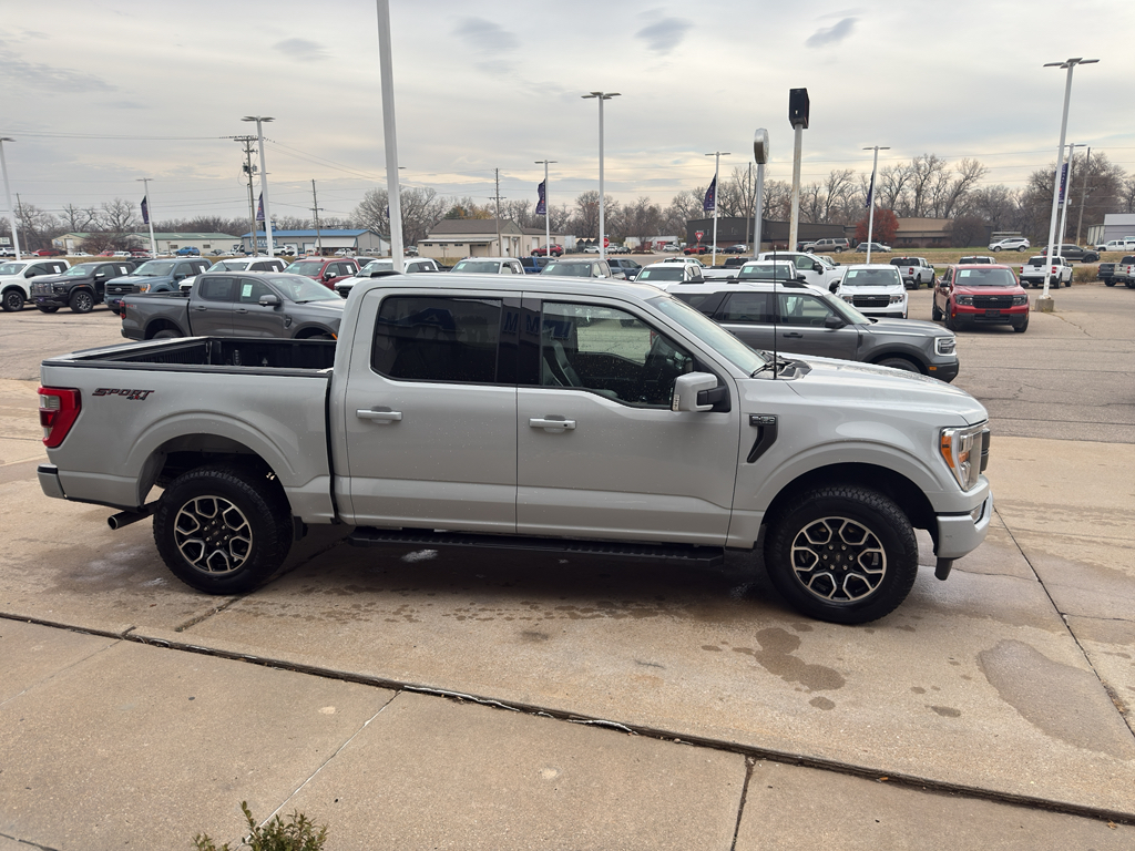 2023 Ford F-150 Lariat photo 2