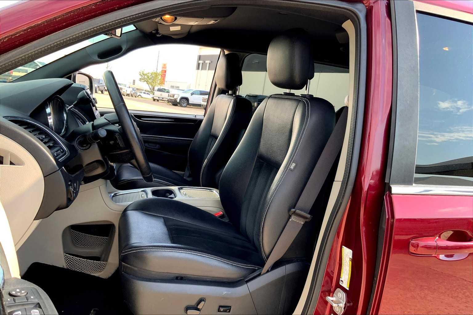 2017 Dodge Grand Caravan SXT photo 7