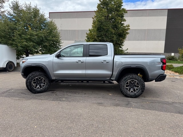 2024 Chevrolet Colorado ZR2 photo 2
