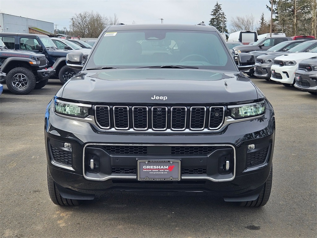 2025 Jeep Grand Cherokee Overland photo 2