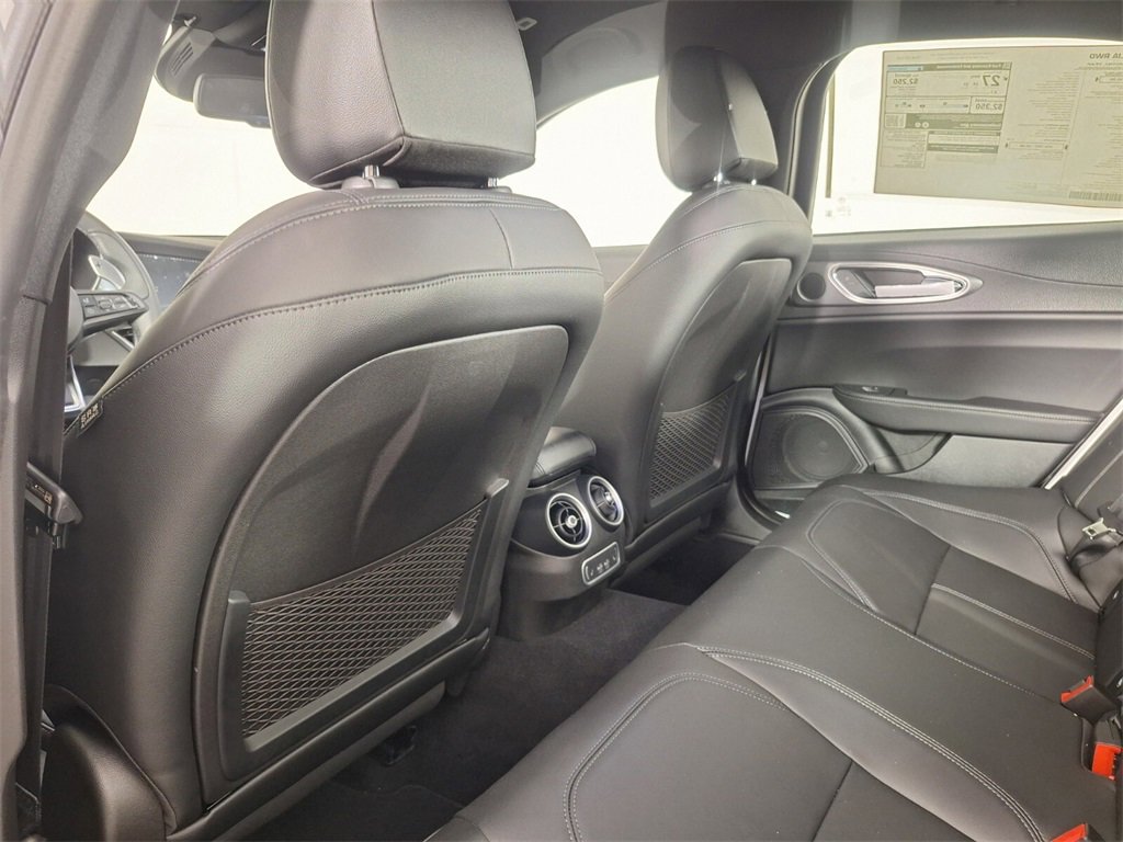 2025 Alfa Romeo Giulia Base photo 14