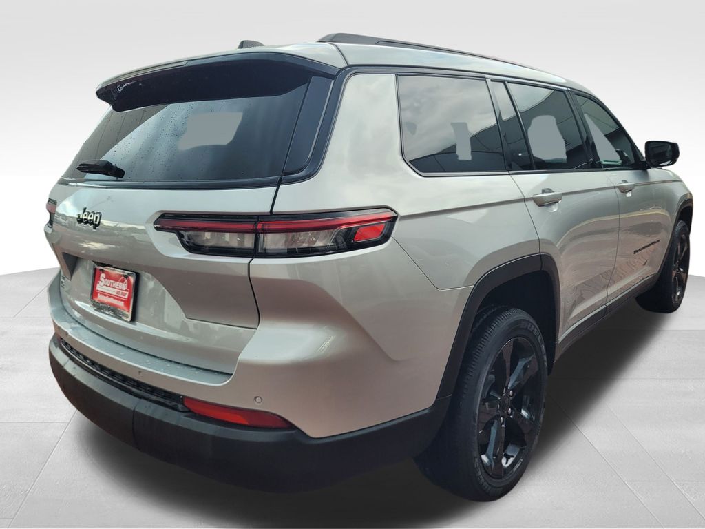 2024 Jeep Grand Cherokee Altitude photo 9