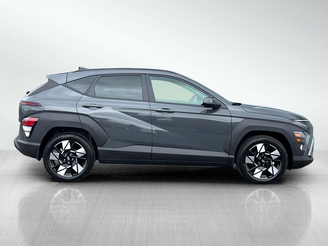 2025 Hyundai Kona SEL photo 3