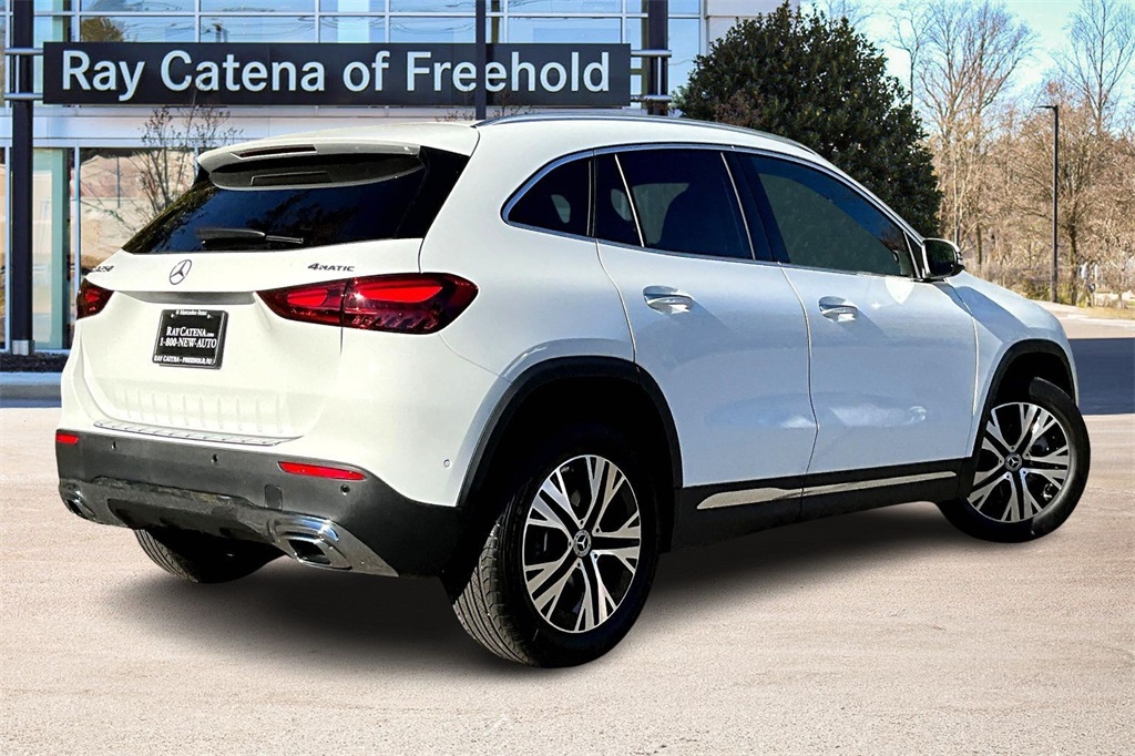 2025 Mercedes Benz GLA 250 4MATIC photo 2