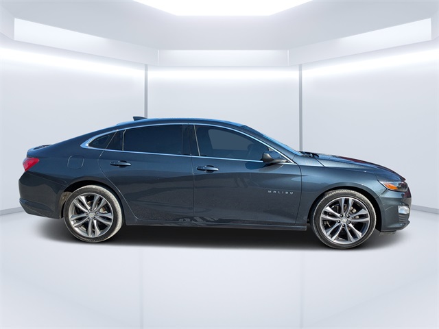 2021 Chevrolet Malibu 1LT photo 2