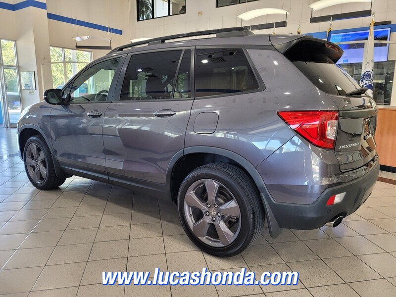 2021 Honda Passport Touring photo 4