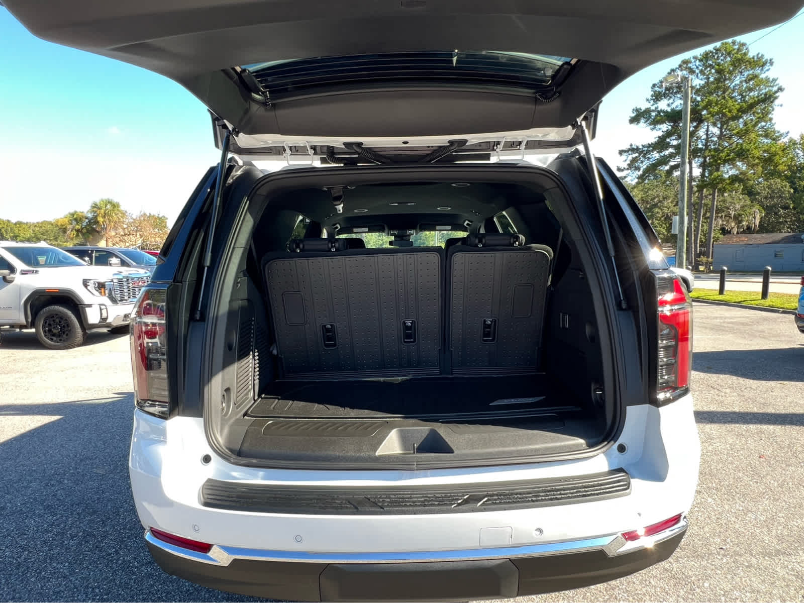 2025 Chevrolet Tahoe LS photo 17