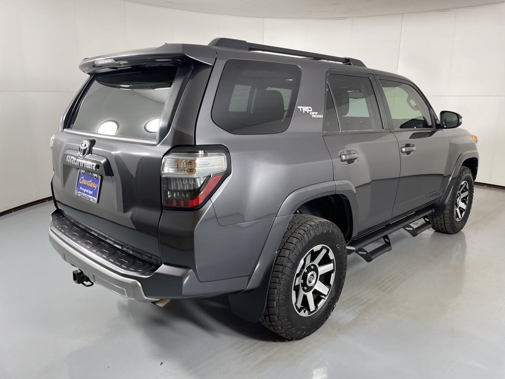 2019 Toyota 4Runner TRD Off-Road Premium photo 8