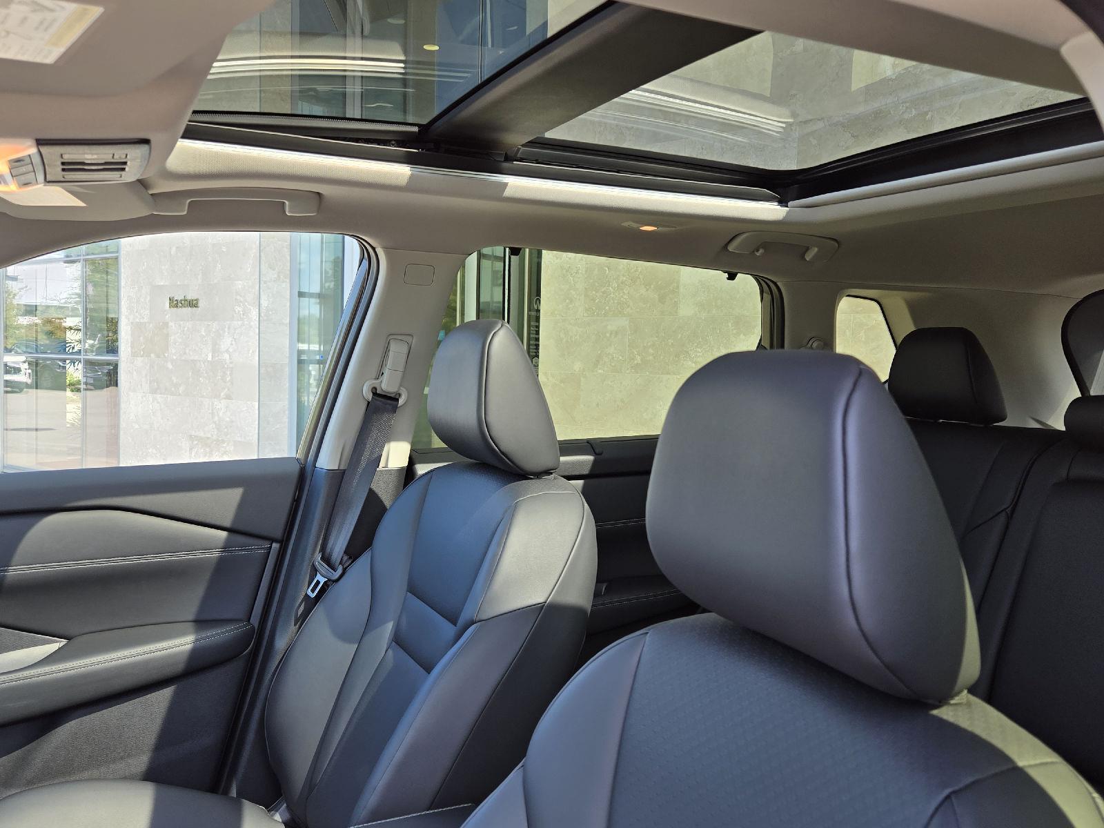 2024 Nissan Rogue SV photo 6