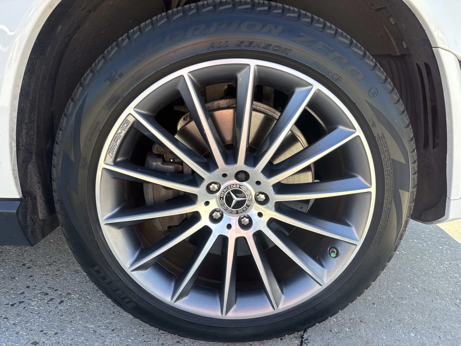 2022 Mercedes Benz GLE 450 4MATIC photo 4