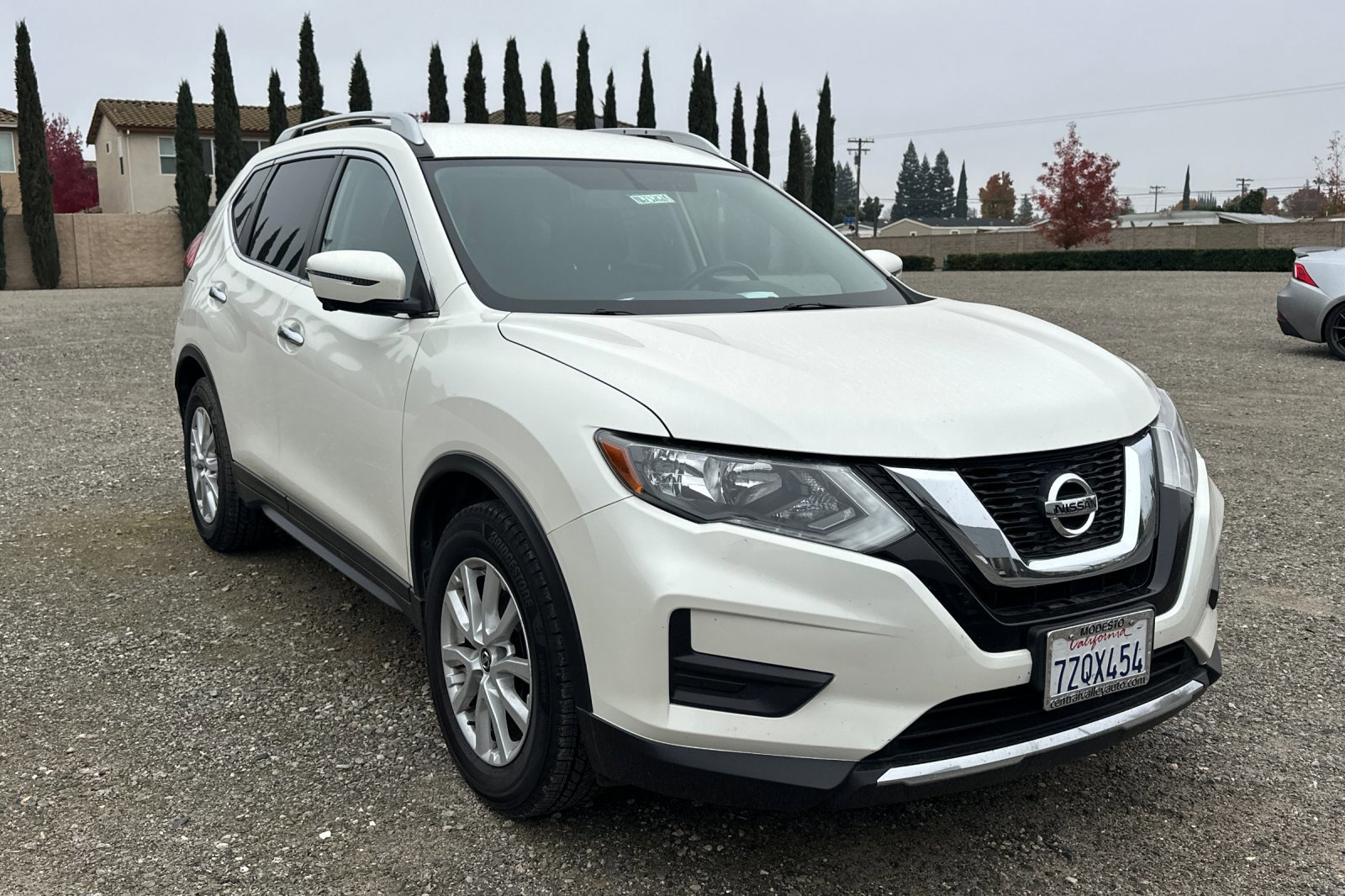 Used 2017 Nissan Rogue SV with VIN JN8AT2MT7HW146131 for sale in Modesto, CA