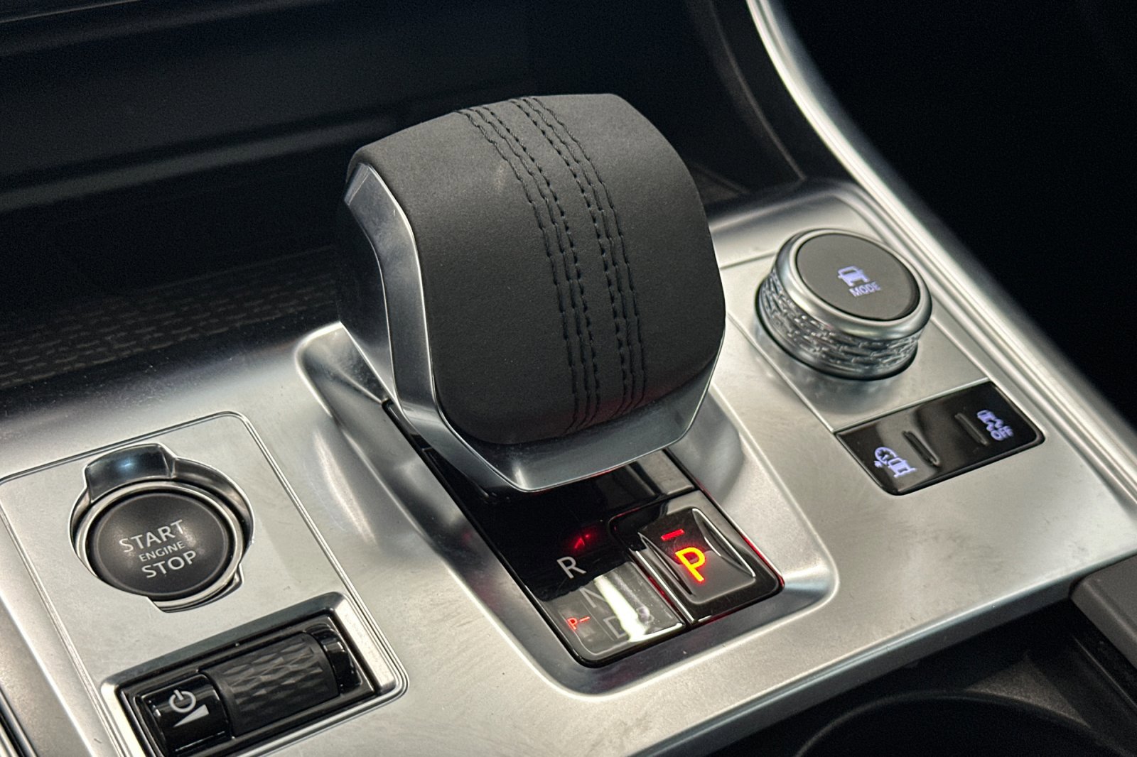 2023 Jaguar XF SE photo 19