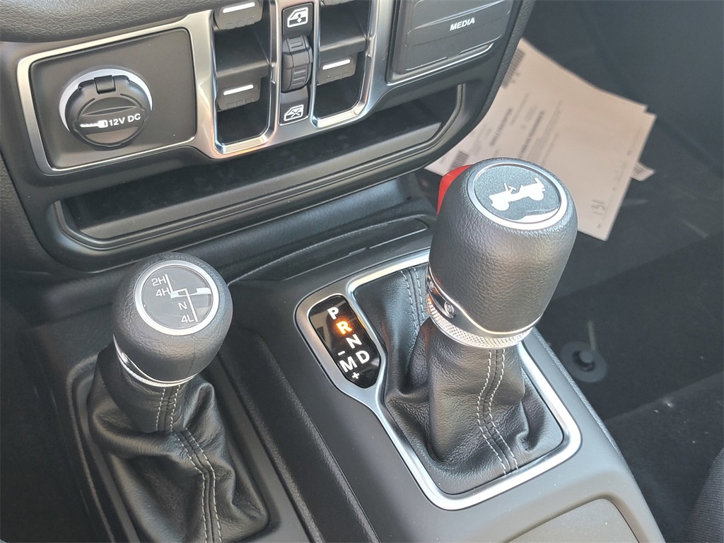 2025 Jeep Wrangler Sport S photo 17